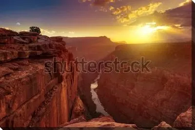 Постер Великолепный золотой закат над Гранд-Каньоном (США, штат Аризона)