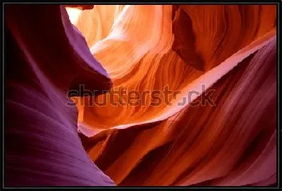 Фантастические природные формы и цвета скал в Каньоне Антилопы (США, штат Аризона)