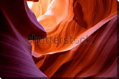 Фантастические природные формы и цвета скал в Каньоне Антилопы (США, штат Аризона)