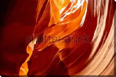 Постер Игра света и цвета на фантастических природных сводах и стенах в Каньоне Антилопы (США, штат Аризона)