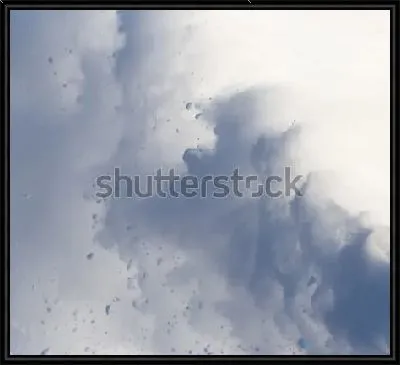 Густые клубы снежной лавины