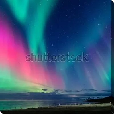 Постер Фантастическое красочное северное сияние в звёздном небе над Исландией