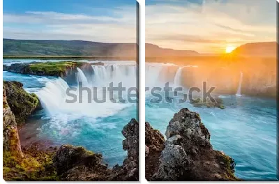 Модульная картина Великолепный водопад Годафосс на закате (Исландия)