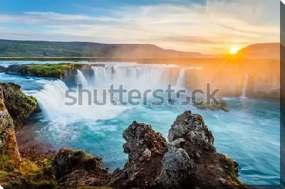 Постер Великолепный водопад Годафосс на закате (Исландия)