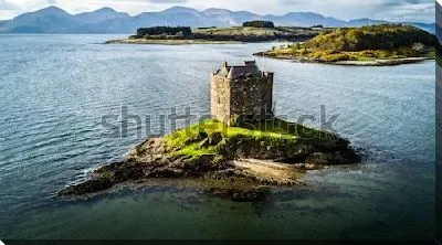 Постер Замок Сталкер на одноимённом острове у западного побережья Шотландии