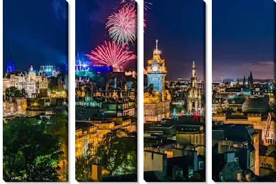 Панорама ночного Эдинбурга с красочным салютом (Шотландия)