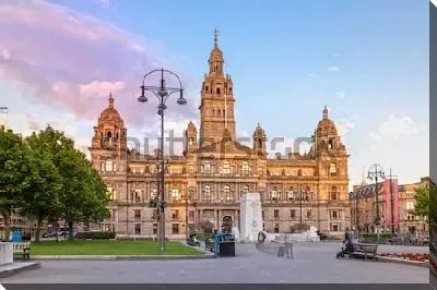 Постер Площадь Джордж-сквер и великолепные Городские Палаты в Глазго (Шотландия)