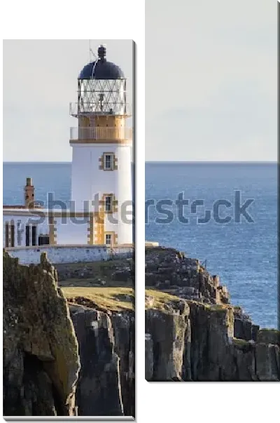 Модульная картина Маяк на скалистом берегу мыса Нест Поинт острова Скай (Шотландия)