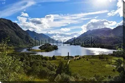 Постер Великолепная зелёная долина озера Лох-Шил (Шотландия)