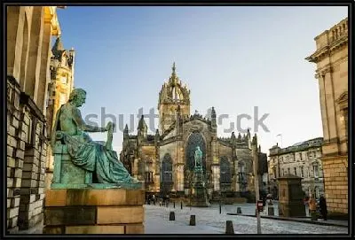 Картина Великолепный вид на улицу Королевская миля  с дворцами и статуями (Эдинбург, Шотландия)