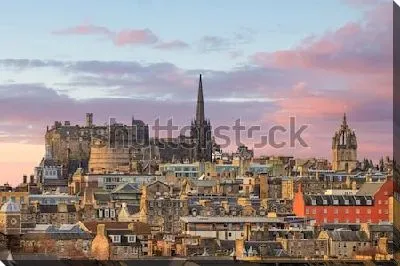 Постер Великолепная вечерняя панорама Старого города Эдинбурга с соборами, дворцами и Эдинбургским замком