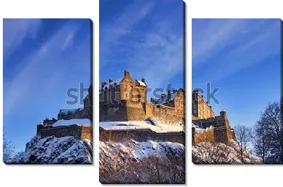 Модульная картина Величественный Эдинбургский замок на фоне яркого голубого зимнего неба