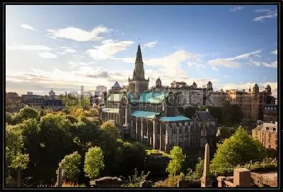 Картина Великолепная вид на кафедральный собор Глазго в солнечный день (Шотландия)