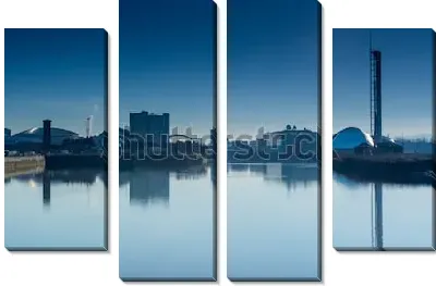 Модульная картина Городской пейзаж современного Глазго на рассвете с красивым отражением в реке Клайд