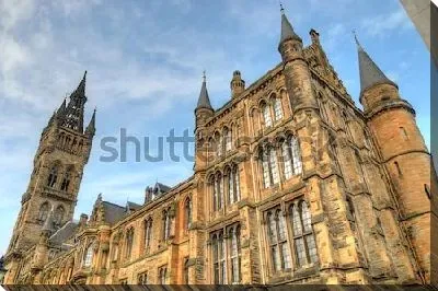 Постер Фрагмент здания Университета с башнями и конусообразными шпилями (Глазго, Шотландия)