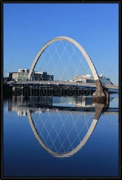 Картина Знаменитый полукруглый мост на реке Клайд в Глазго (Шотландия)