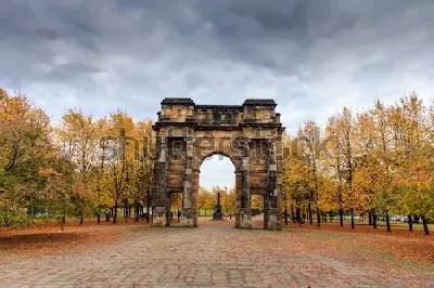Плакат Арочный вход в старейший парк Глазго Грин (Глазго, Шотландия)