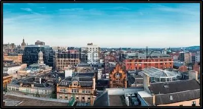 Картина Широкий панорамный вид на исторические и современные здания в центре Глазго (Шотландия)