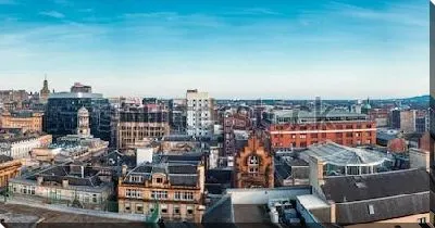 Постер Широкий панорамный вид на исторические и современные здания в центре Глазго (Шотландия)