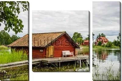 Модульная картина Живописный берег водоёма с типичными шведскими деревянными домиками в северной части Стокгольмского архипелага (Швеция)