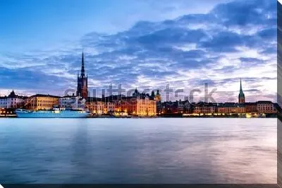 Вечерняя панорама Стокгольма с видом на дворцы Старого города (Швеция)