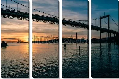 Модульная картина Красивый закат над рекой и мостом в Гётеборге (Швеция)