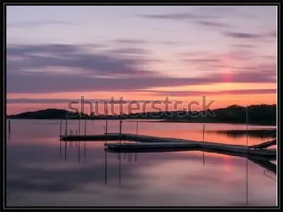 Картина Великолепный красочный закат над плавучим причалом в Гётеборге (Швеция)