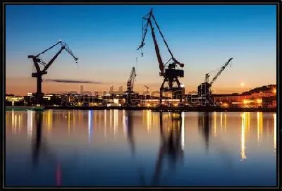 Картина Вечерний урбанистический пейзаж с кранами в порту Гётеборга (Швеция)