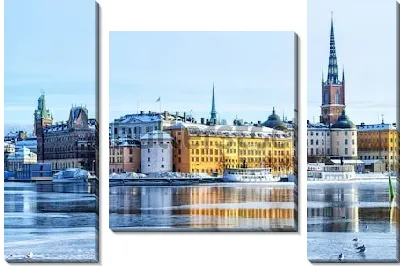 Модульная картина Панорама набережной Старого города Стокгольма со стороны замёрзшей реки