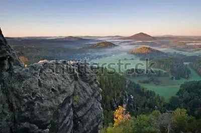 Плакат Великолепная панорама скалистых гор и лесов Чешской Швейцарии - чешской части Эльбских Песчаниковых гор