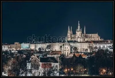 Ночная панорама Праги с видом на замок и Собор Святого Вита