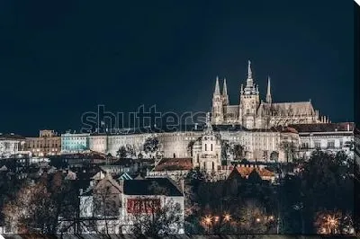 Ночная панорама Праги с видом на замок и Собор Святого Вита