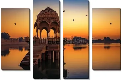 Модульная картина Великолепный вид на руины древнего храма в Раджастане в момент золотого рассвета