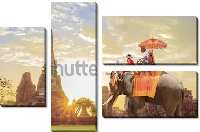 Модульная картина Туристическая экскурсия на слонах по древнему городу на фоне восходящего солнца