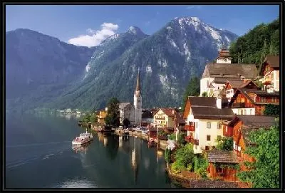 Деревня у озера