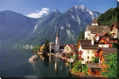 Деревня у озера