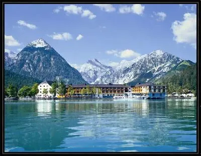 Отель на озере