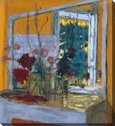 Цветы на каминной полке 