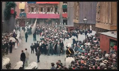 Процессия Корпус-Кристи, покидающая церковь Санта-Мария-дель-Мар 