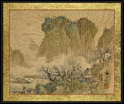 Загородный дом в долине с цветущей сливой 