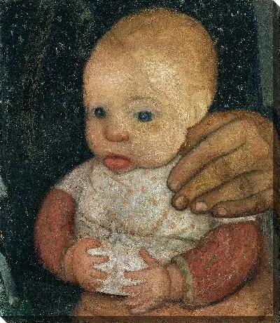 Младенец с рукой матери 