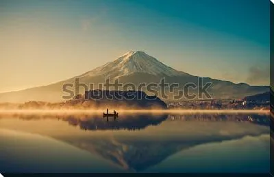 Постер Гора Фудзи сан на озере Кавагутико в Японии на восходе
