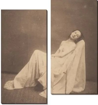 Сидящая модель, частично драпированная