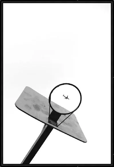 Картина Самолет в баскетбольном кольце