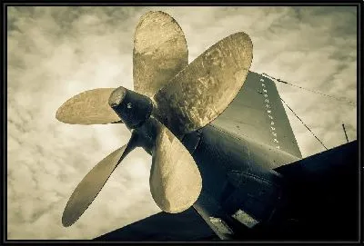 Винт подводной лодки (сепия)
