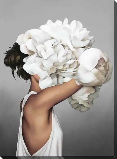 Картина Девушка с букетом цветом на голове на сером фоне