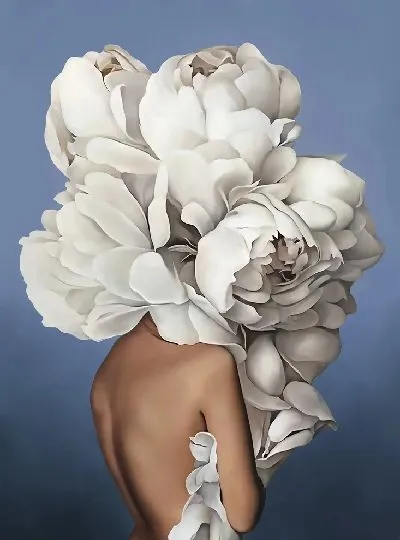 Картина Девушка с большим букетом цветов на голове на синем фоне