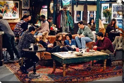 Друзья в кафе