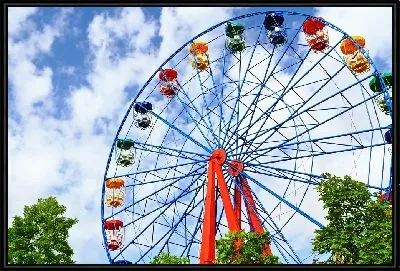 Колесо обозрения в парке