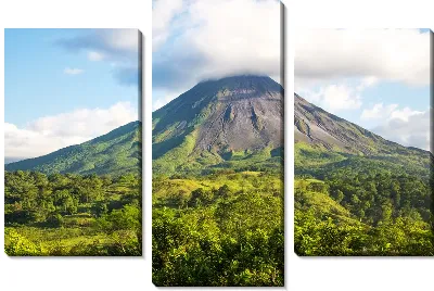 Модульная картина Спящий вулкан с облаком